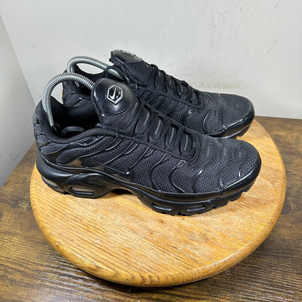 Nike Air Max Plus TN Triple Black Mens Running Shoes 604133-050 Size 9